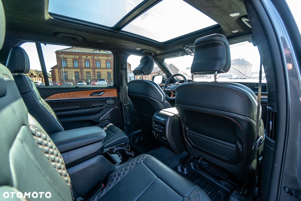 Jeep Grand Cherokee 5.7 V8 HEMI Summit - 38