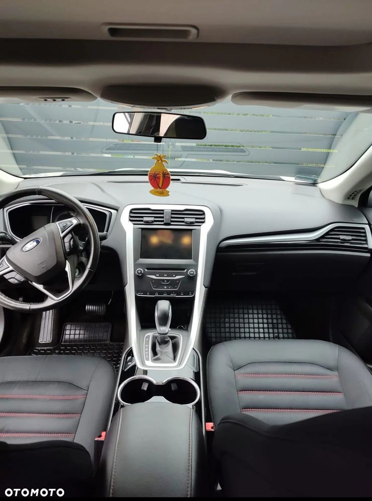 Ford Fusion 2.0 EcoBoost Titanium - 10