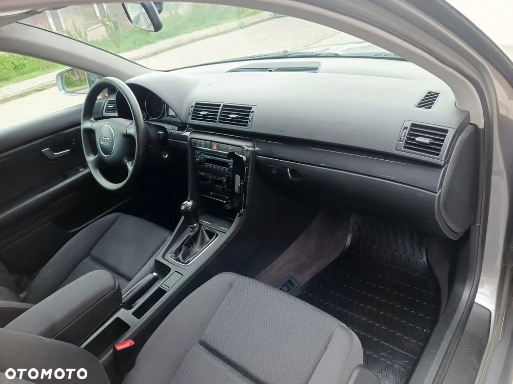 Audi A4 Limousine - 17