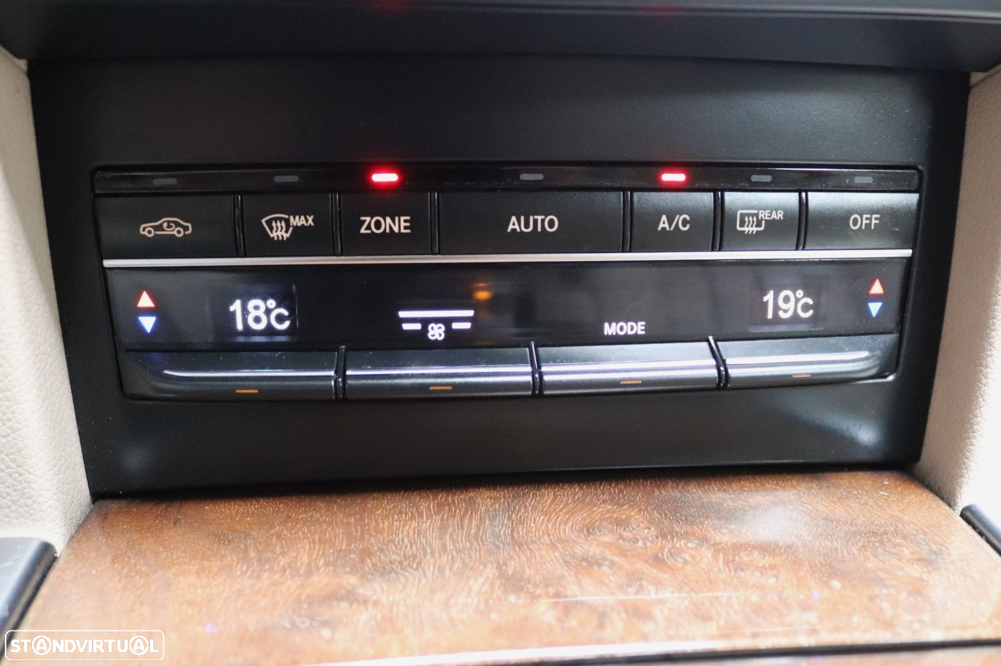 Mercedes-Benz E 300 Bluetec Hybrid Avantgarde - 28