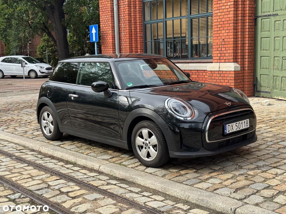 MINI Cooper Essential Trim - 16