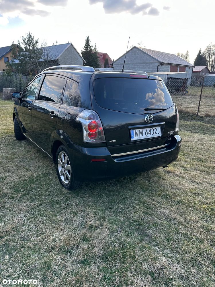 Toyota Corolla Verso 2.2 D-4D - 7