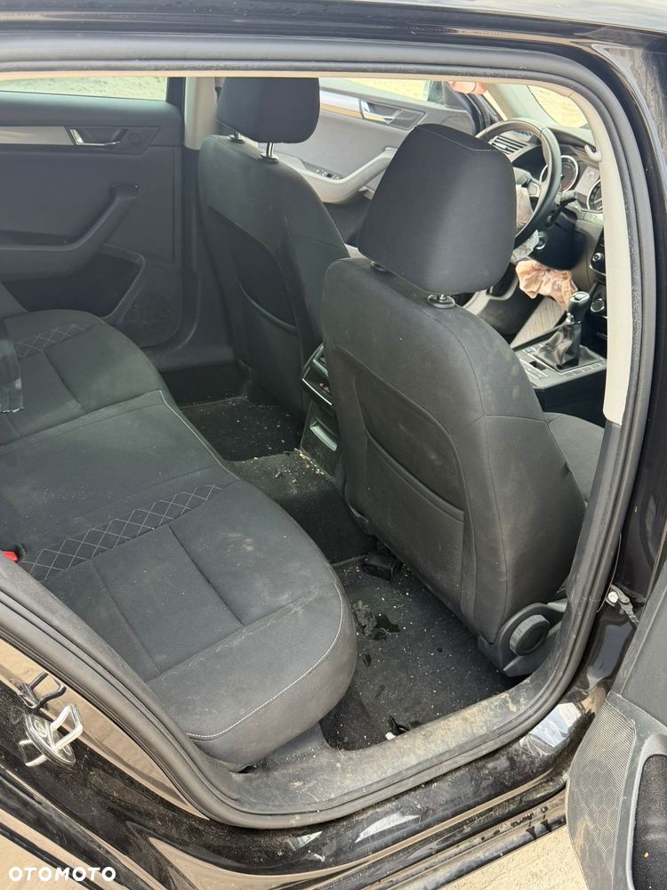 Skoda Superb 2.0 TDI Premium Edition - 22