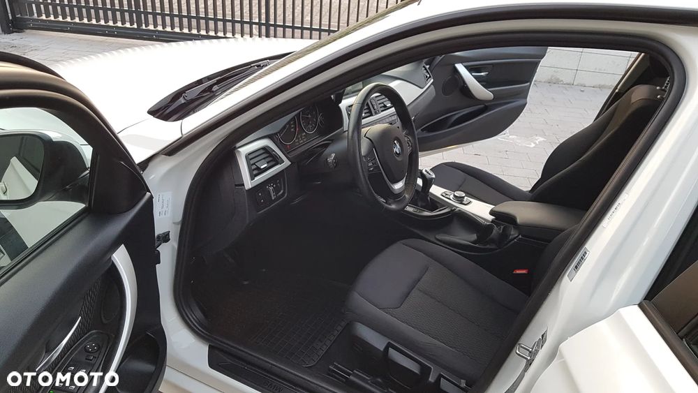 BMW Seria 3 318d Modern Line - 5