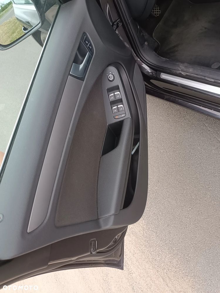 Audi A4 Avant 2.0 TDI - 10