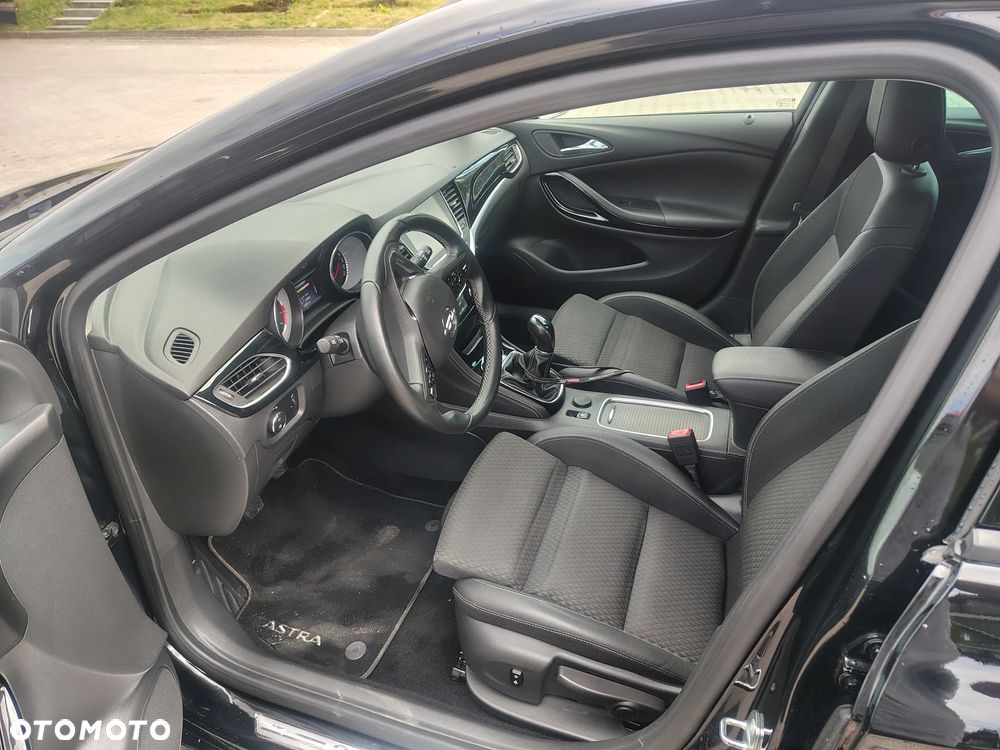 Opel Astra 1.4 Turbo Start/Stop Business - 11