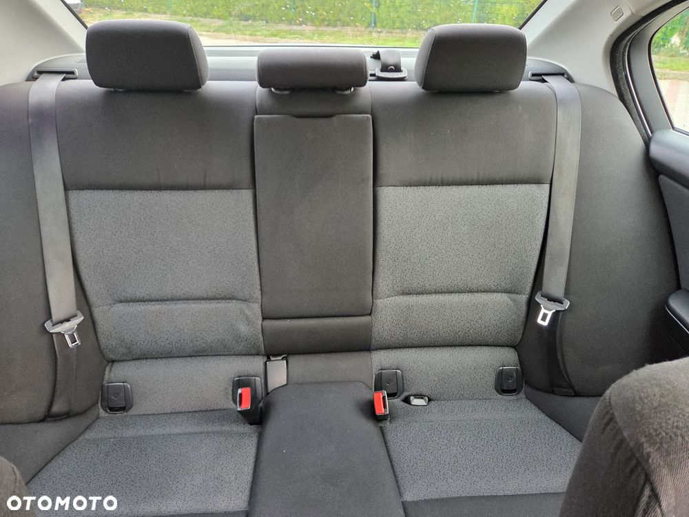 BMW Seria 3 320i - 22