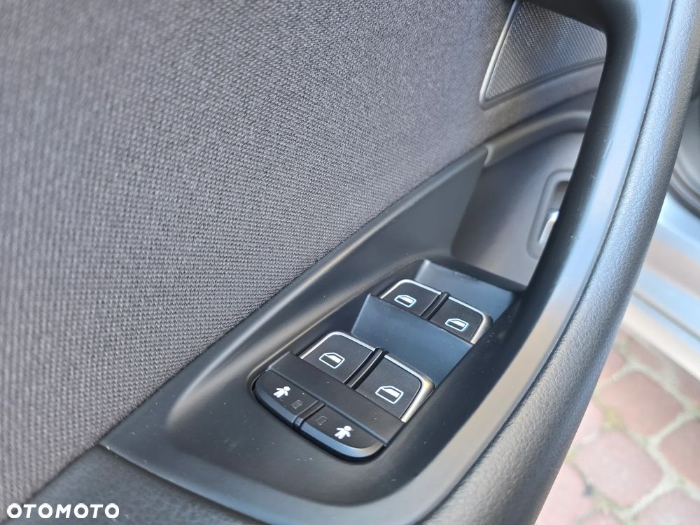Audi A6 Avant 2.0 TDI ultra S tronic - 37