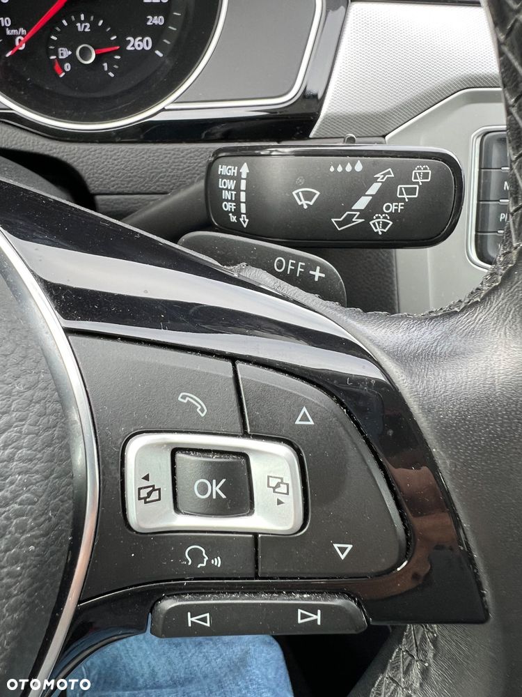 Volkswagen Passat - 34