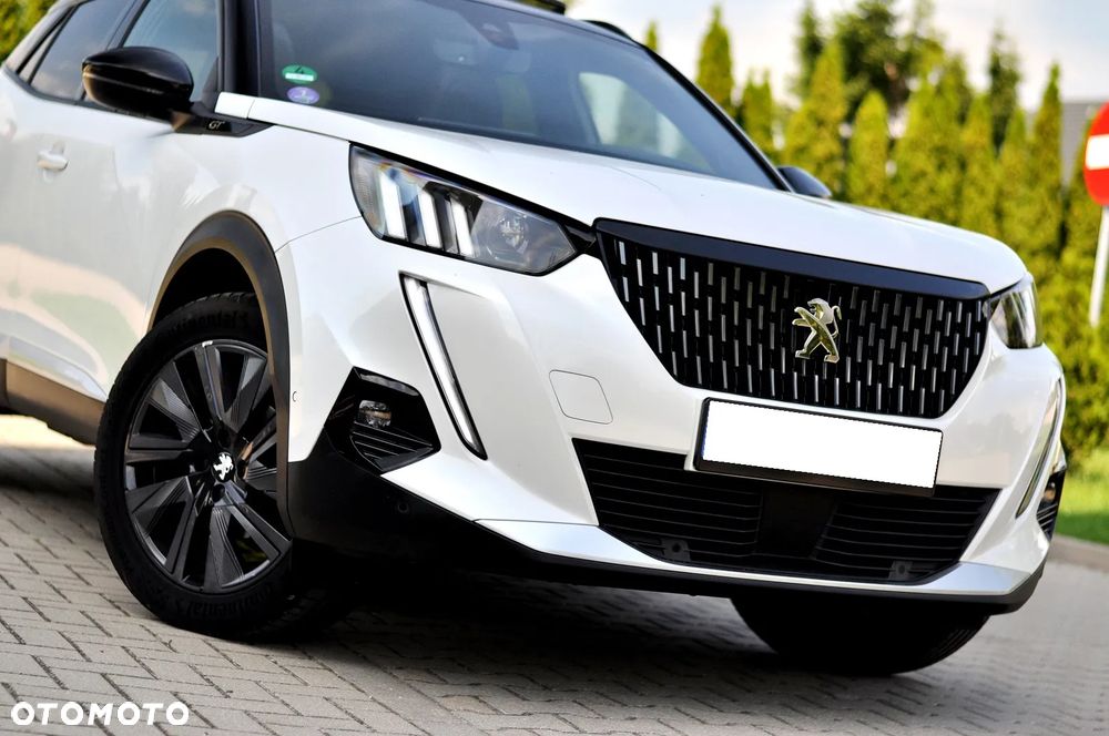 Peugeot 2008 PureTech 130 EAT8 GT - 3