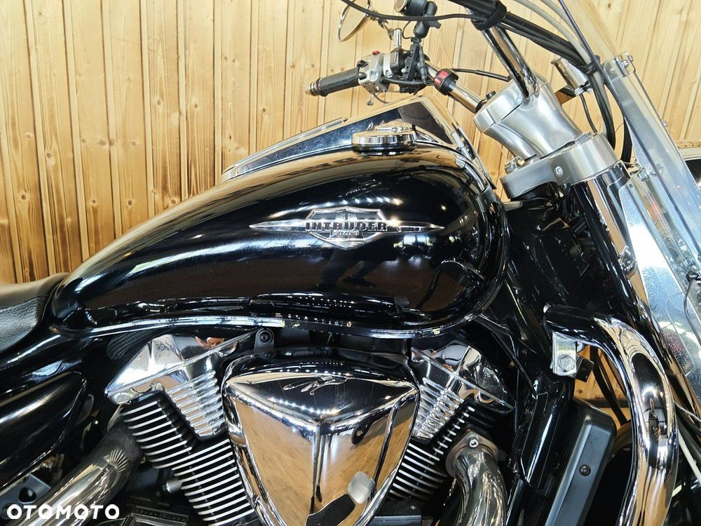 Suzuki Intruder - 4