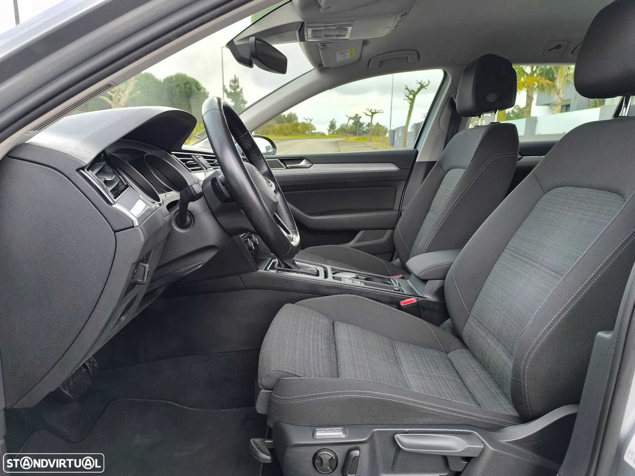 VW Passat Variant 2.0 TDi Business DSG - 16