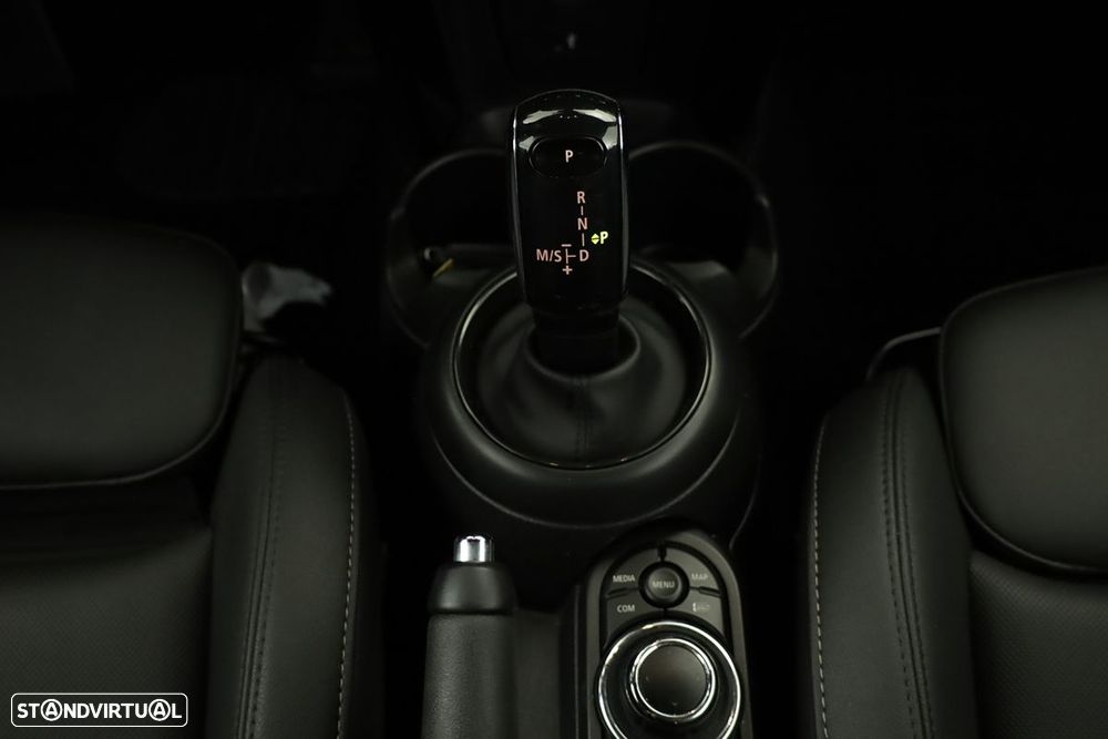MINI 5 Portas Cooper Premium Classic Auto - 18