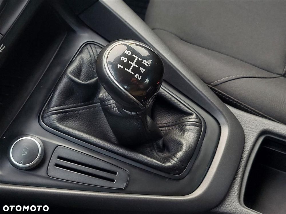 Ford Focus 1.6 Trend - 17