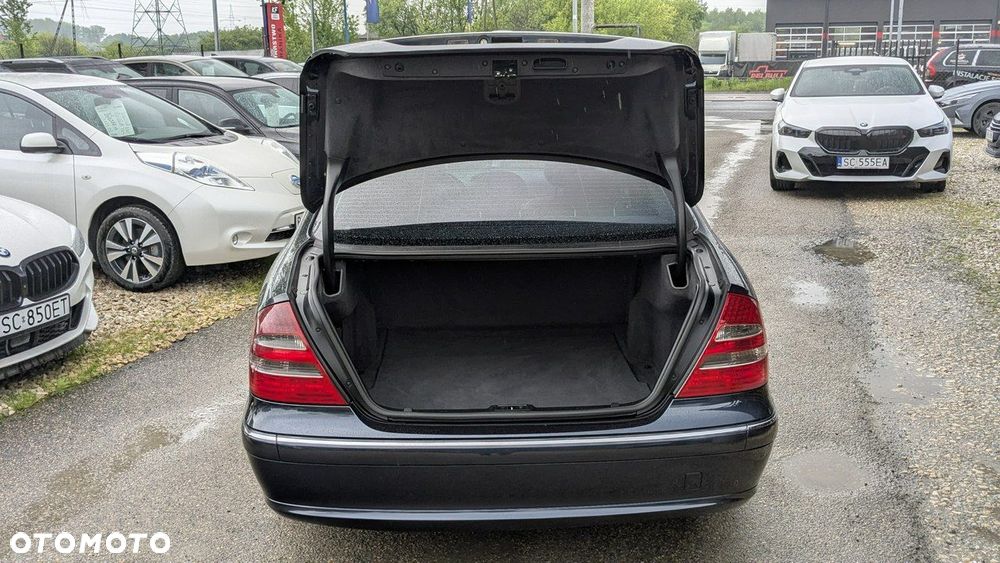Mercedes-Benz Klasa E - 32
