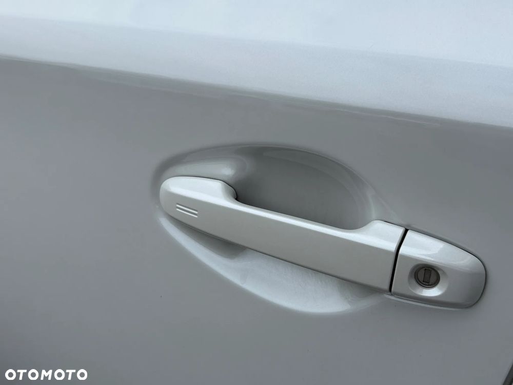 Toyota Auris Hybrid 135 Prestige - 19