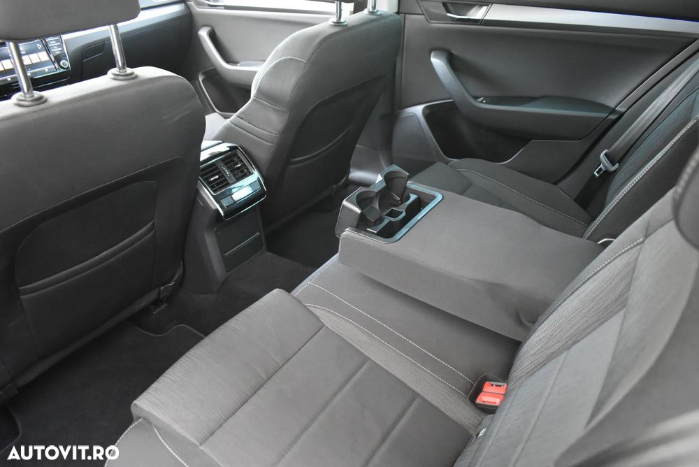 Skoda Superb 2.0 TDI DSG Ambition - 21