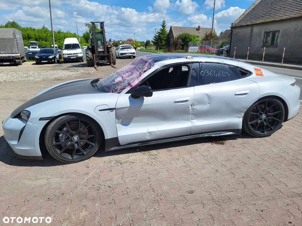 Porsche Taycan Sport Performancebatterie Plus - 10
