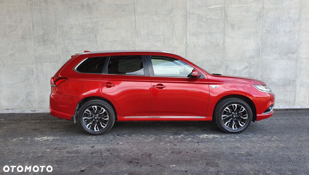 Mitsubishi Outlander PHEV Instyle NAVI + - 8