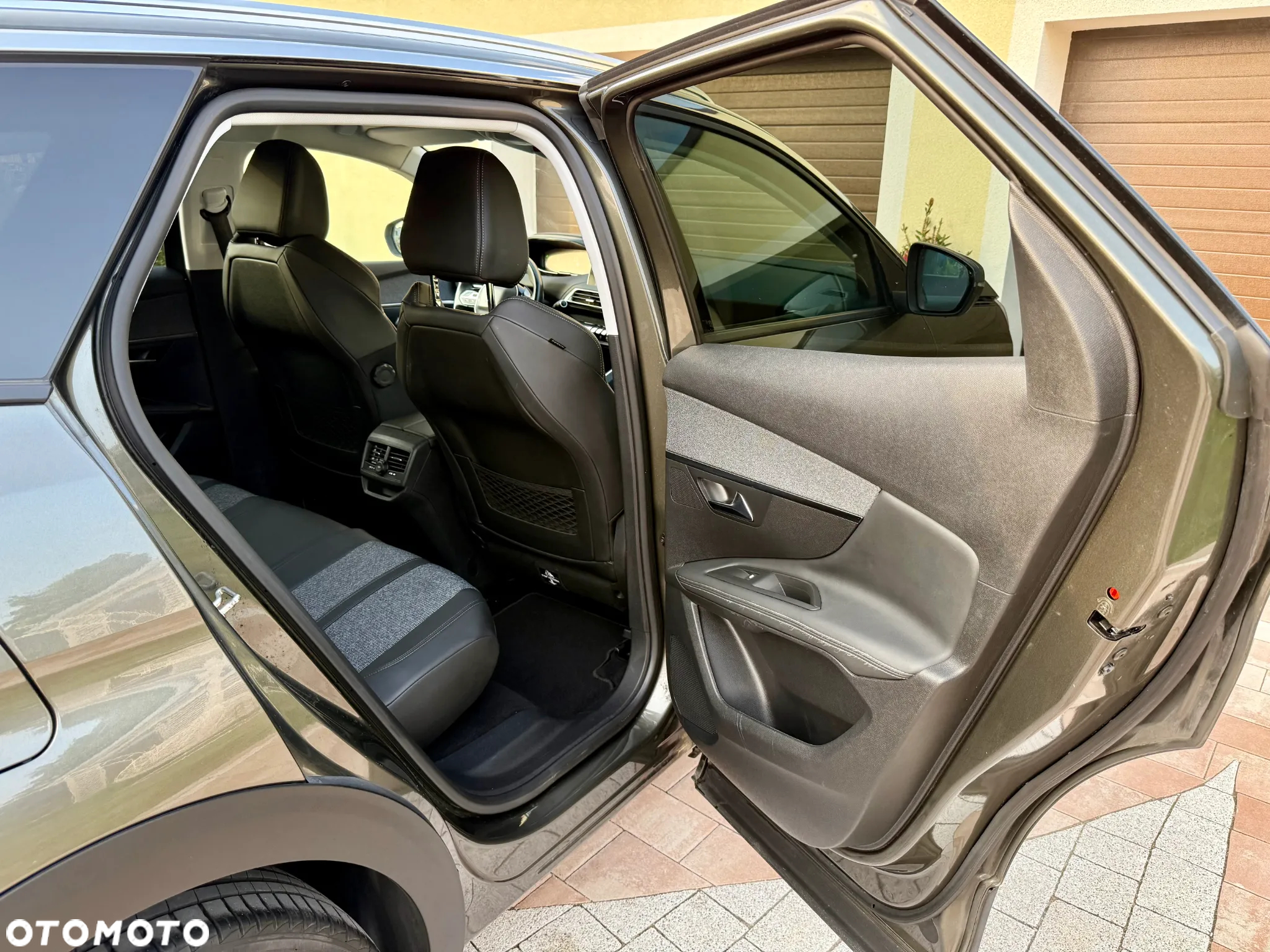 Peugeot 3008 1.5 BlueHDi Allure S&S - 34