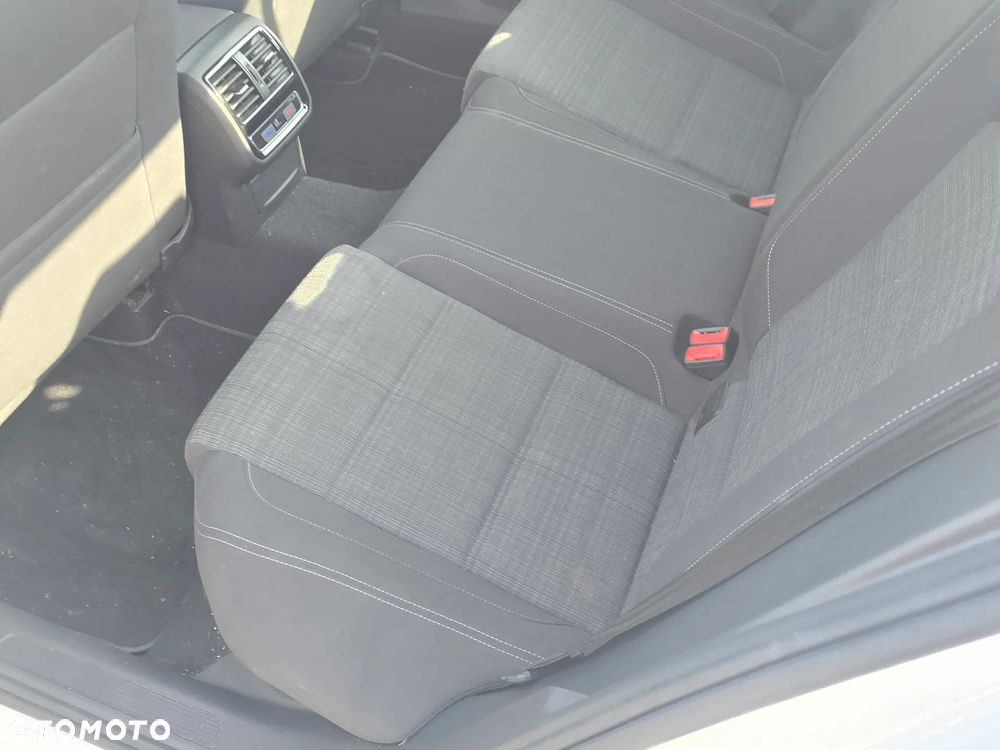 Volkswagen Passat 2.0 TDI (BlueMotion Technology) Comfortline - 10
