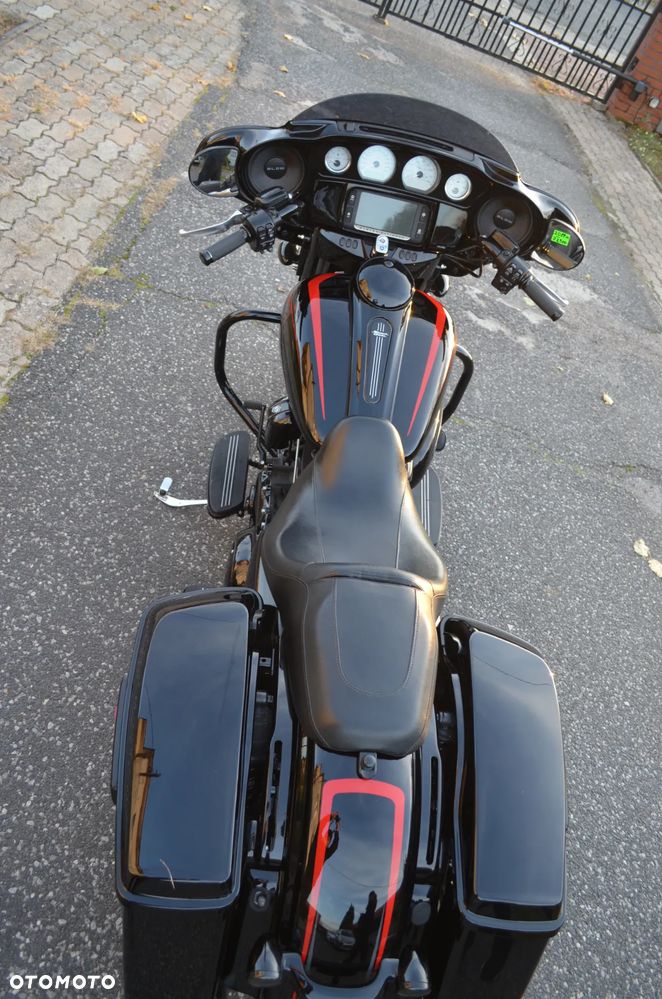 Harley-Davidson Touring Street Glide - 4