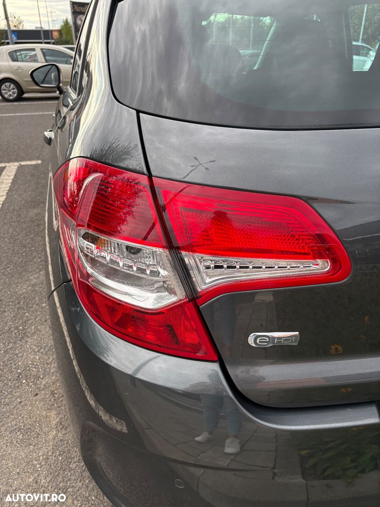 Citroën C4 1.6 e-HDi FAP Exclusive - 4