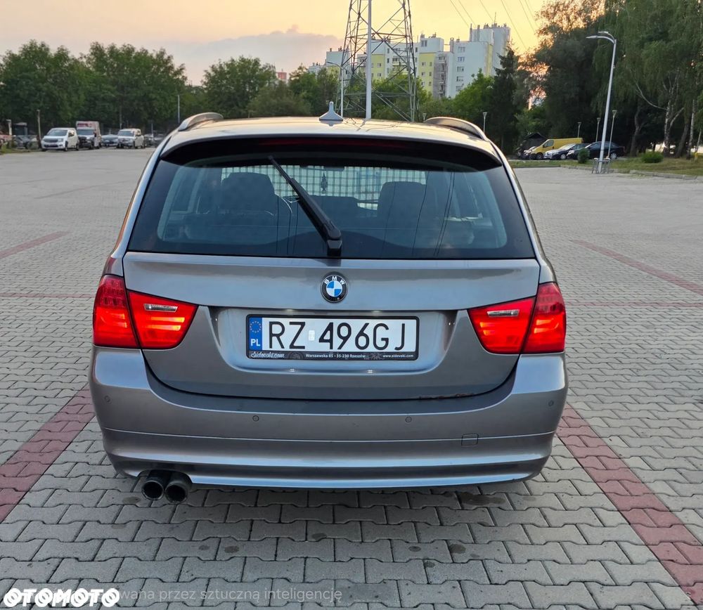 BMW Seria 3 330d xDrive - 7