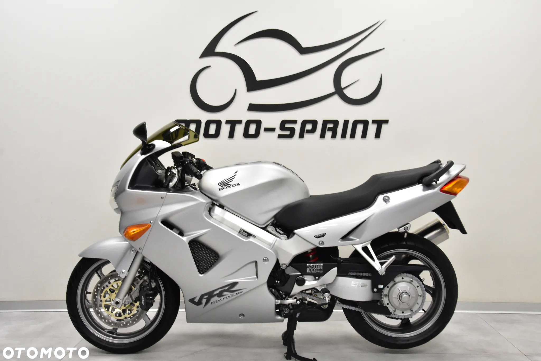 Honda VFR - 2