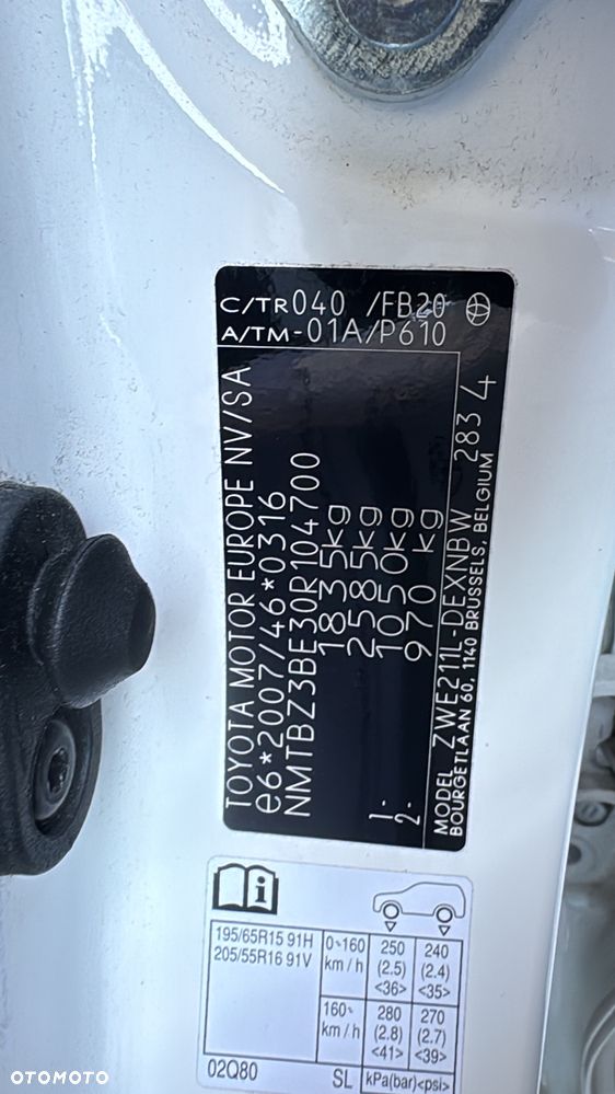 Toyota Corolla 1.8 Hybrid Comfort - 36