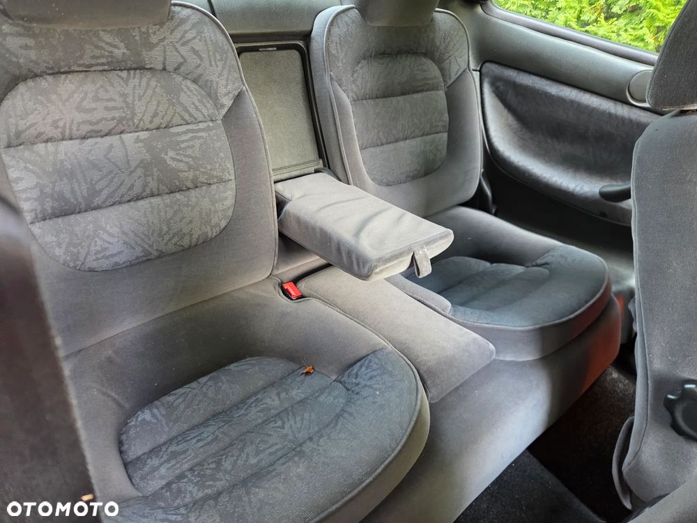 Peugeot 406 - 19