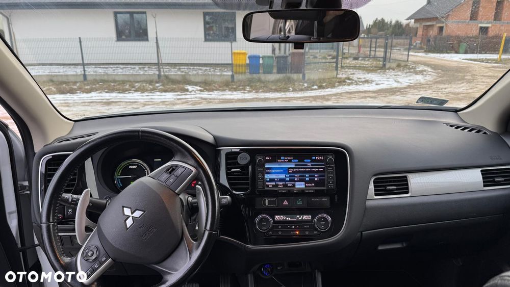 Mitsubishi Outlander Instyle NAVI + - 8