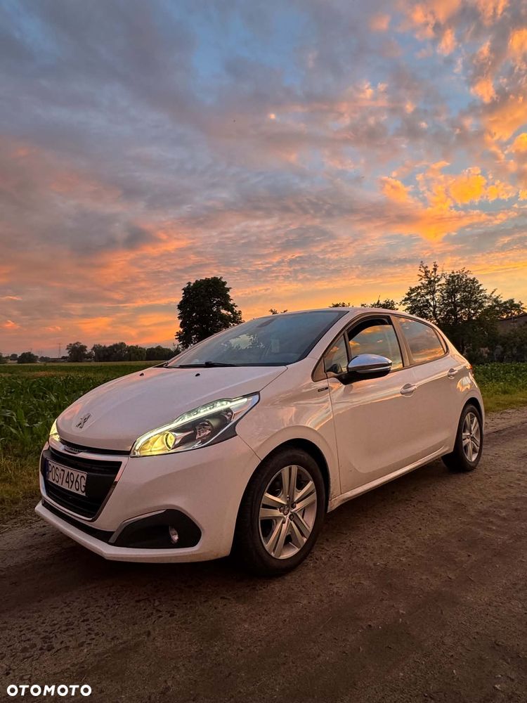Peugeot 208 - 1