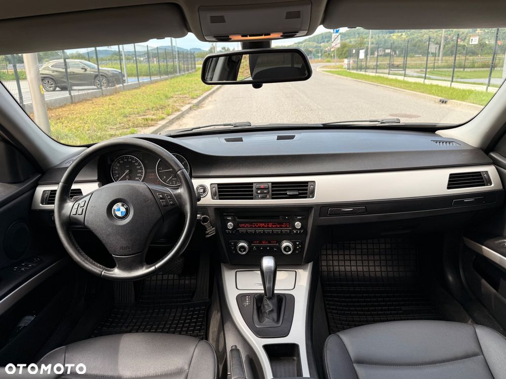 BMW Seria 3 318d DPF Edition Sport - 21