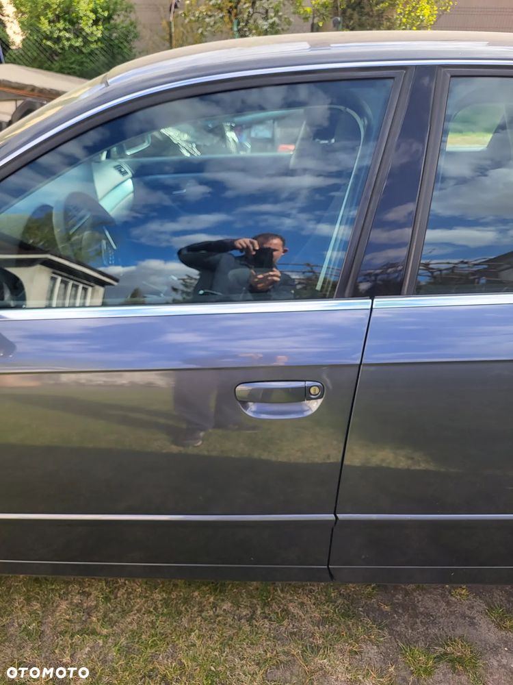 Audi A4 Limousine - 8
