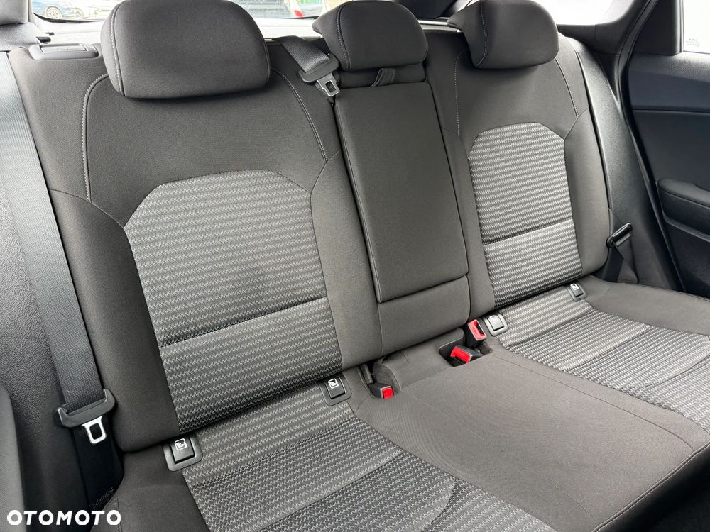 Kia Ceed 1.5 T-GDI M - 23