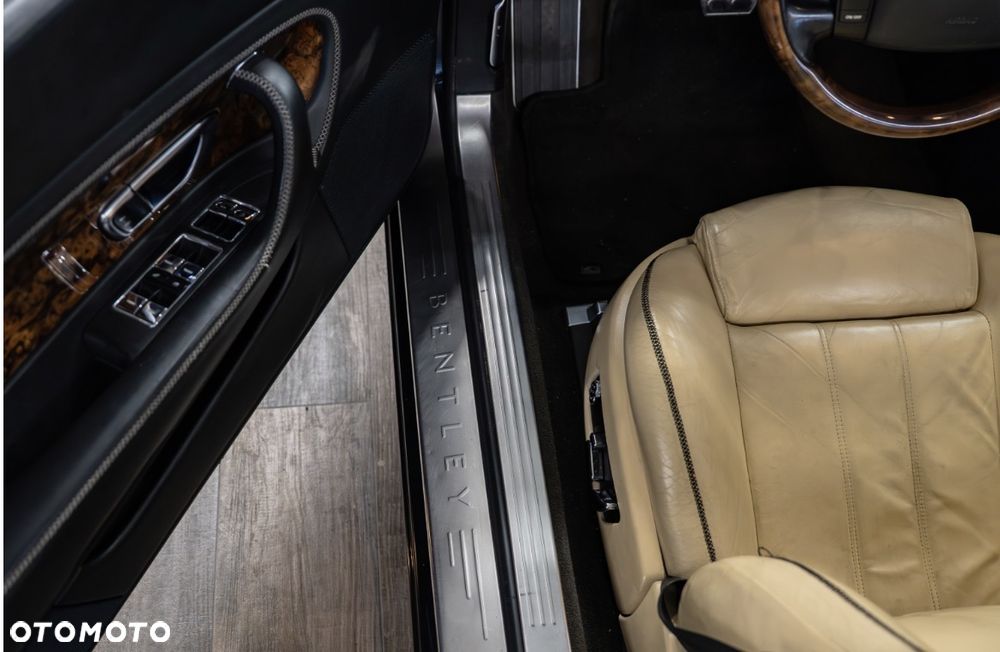 Bentley Continental GT - 28