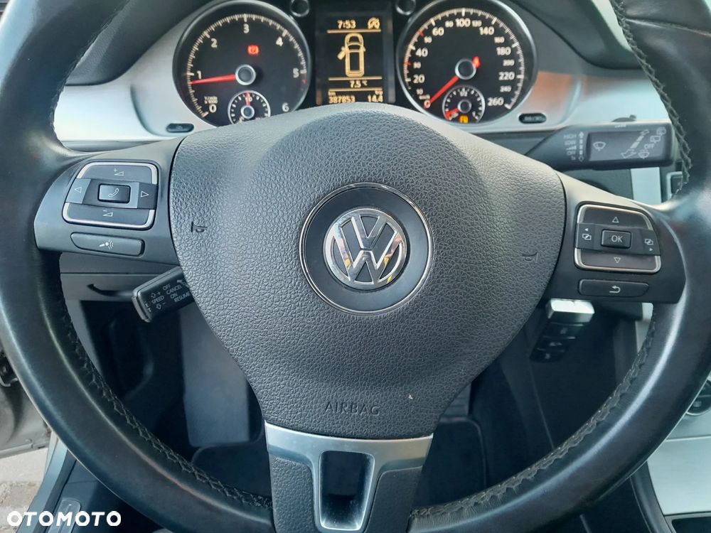 Volkswagen Passat Variant 2.0 TDI 4Mot Highline - 23