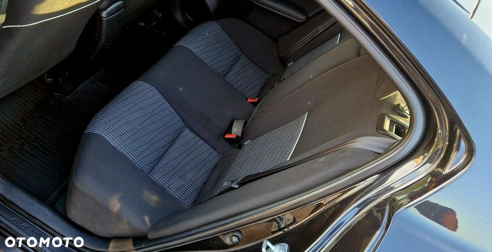 Toyota Avensis 2.0 D-4D Sol - 22