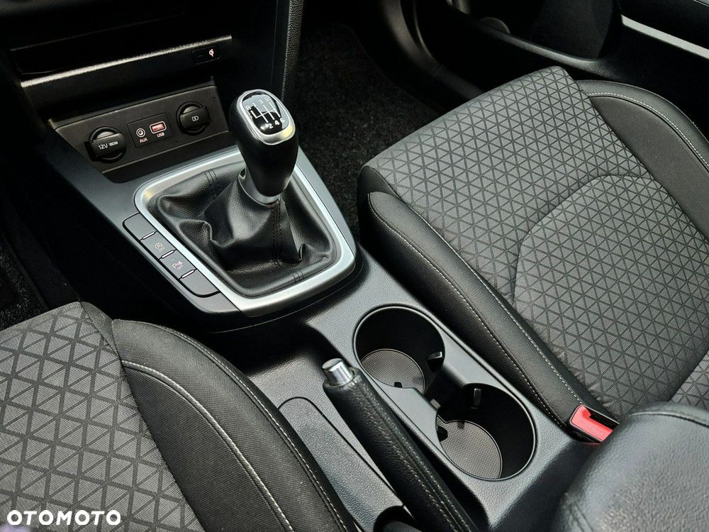 Kia Ceed - 13