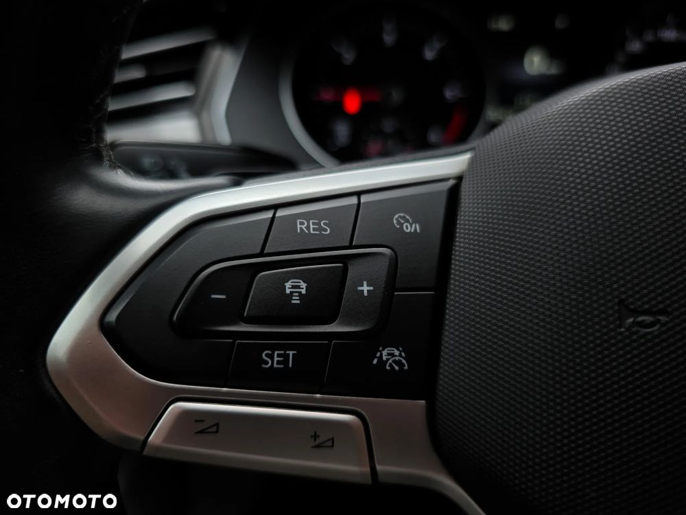 Volkswagen Passat Variant 2.0 TDI EVO Elegance DSG - 21