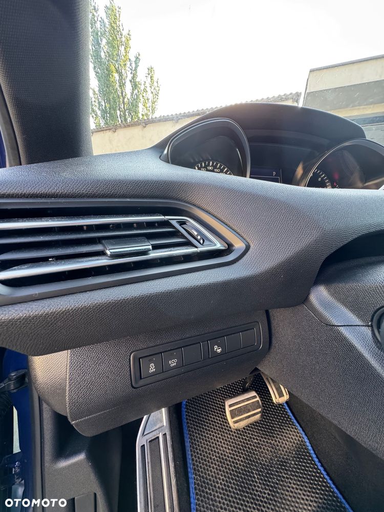 Peugeot 308 - 33
