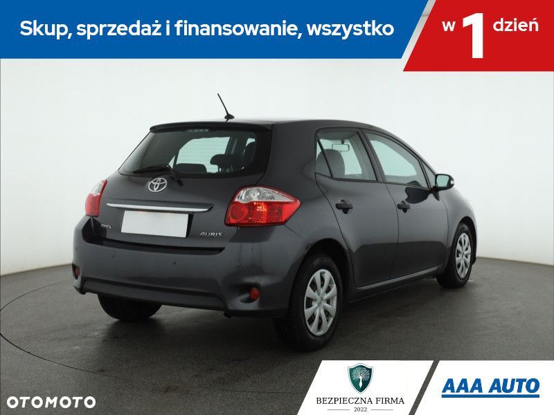 Toyota Auris - 7