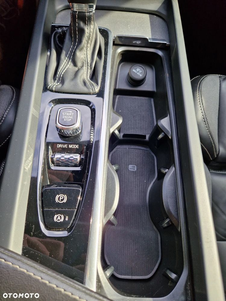 Volvo S60 T5 R-Design - 37