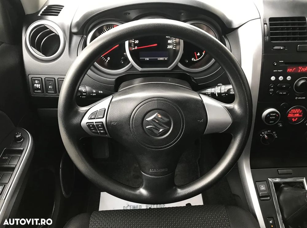 Suzuki Grand Vitara 1.9 DDiS Comfort - 17