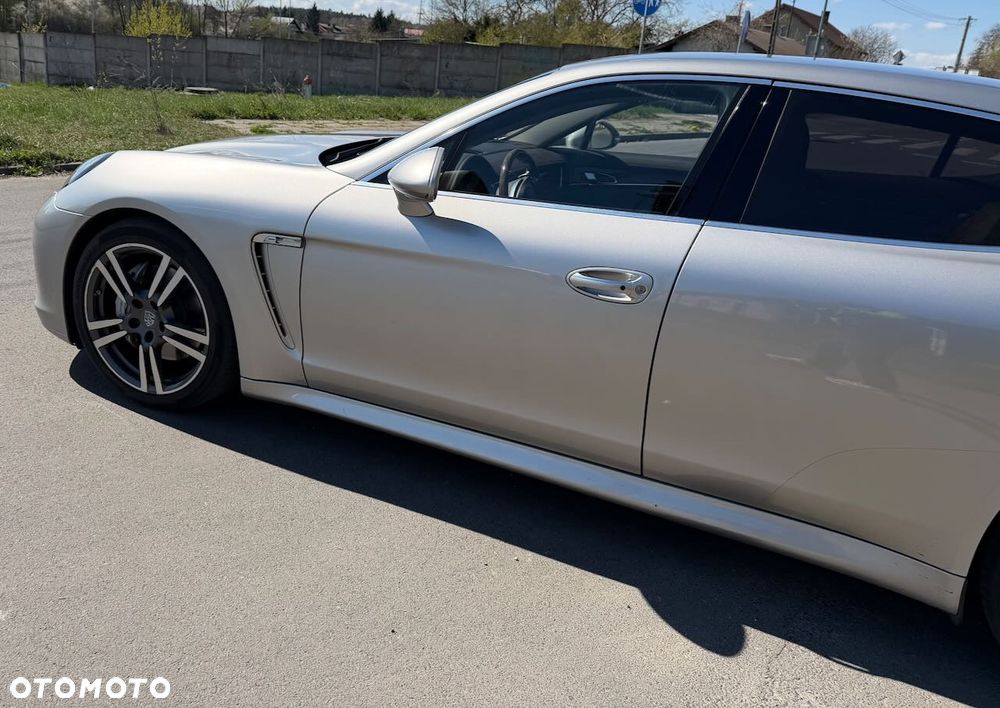 Porsche Panamera 4S - 9
