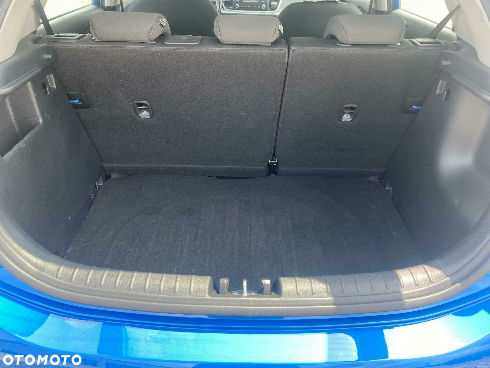 Kia Rio - 12