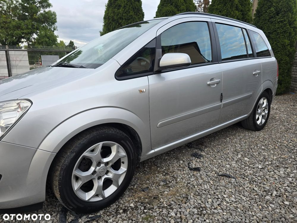 Opel Zafira 1.8 Cosmo - 26