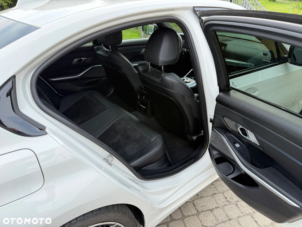 BMW Seria 3 320d xDrive mHEV M Sport sport - 22