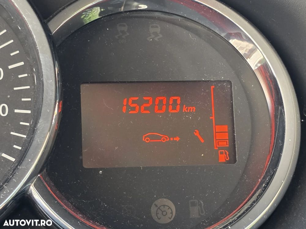 Dacia Sandero TCe 90 S&S Celebration - 13